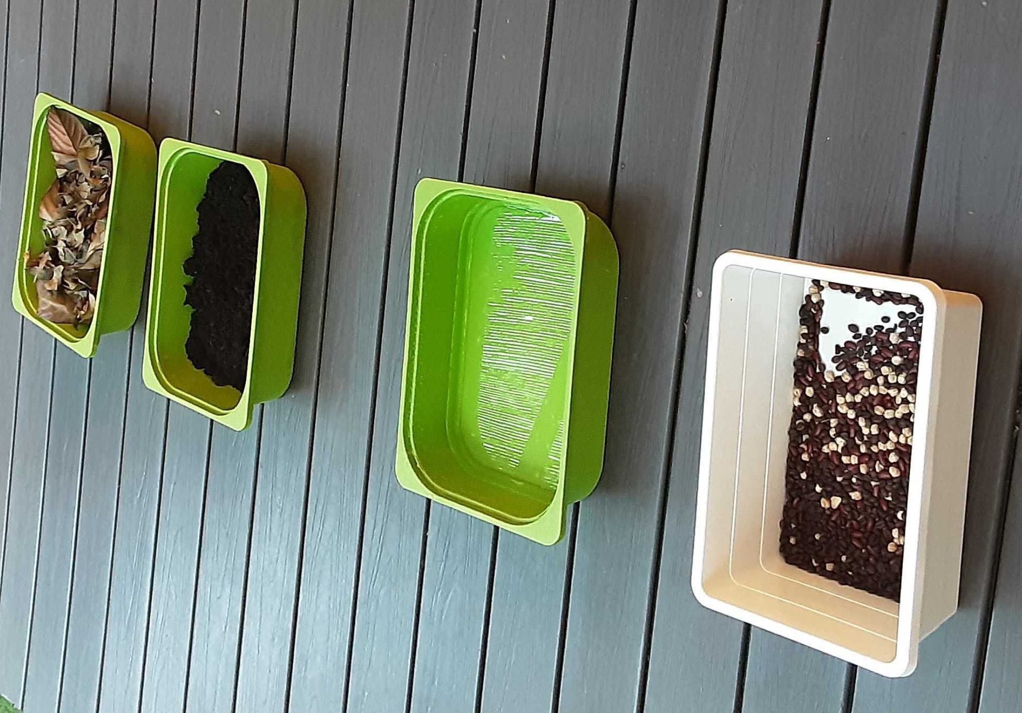 Crèche écoresponsable - Activité de bacs sensoriels nature