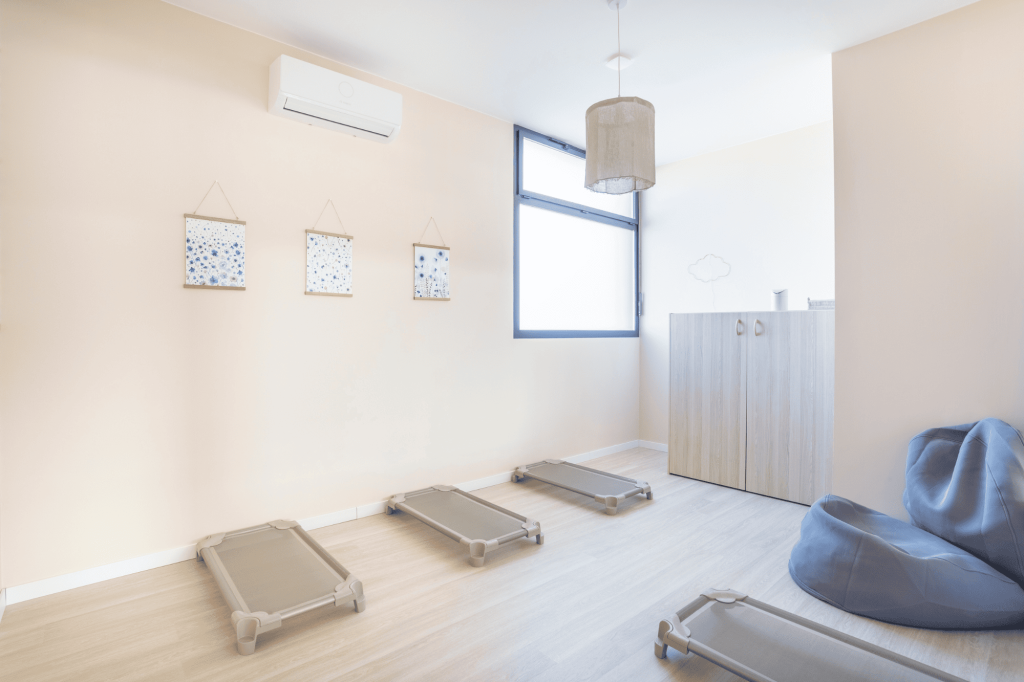 Chambre des bébés dans la crèche Nursea Allauch