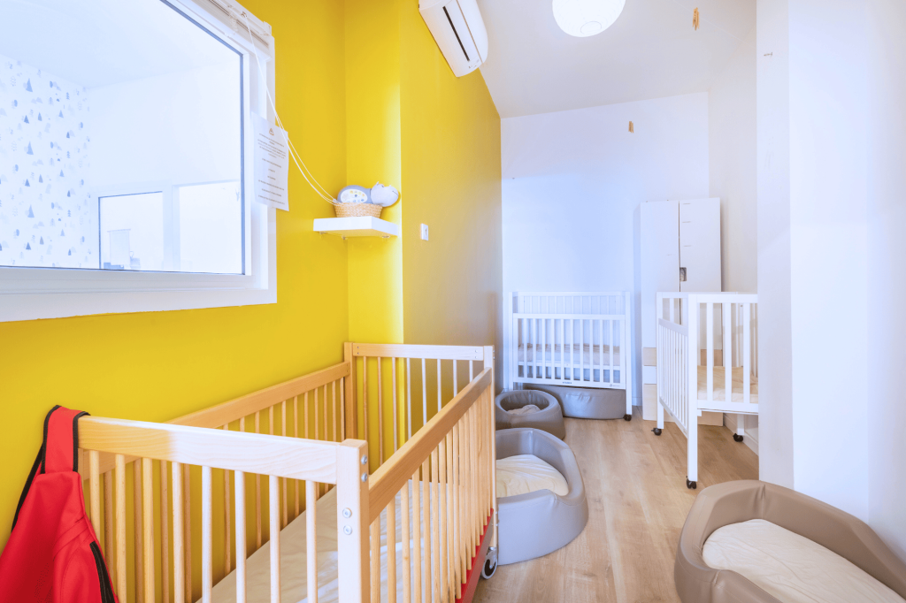 Photo de la chambre des bébés de la crèche NUrsea Baille à Marseille