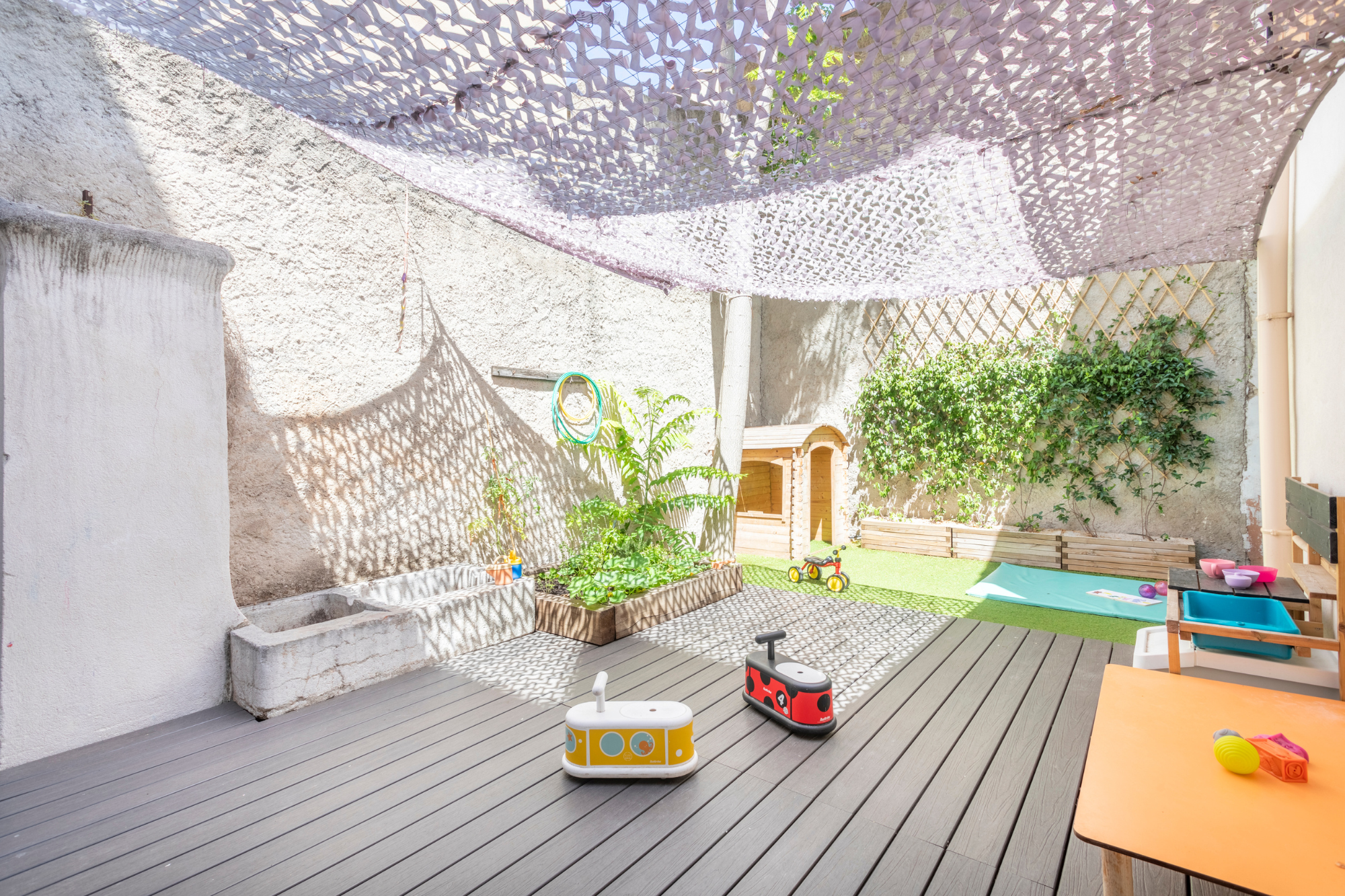 Photo du jardin de la crèche de Nursea Baille dans le 5e arrondissement de Marseille