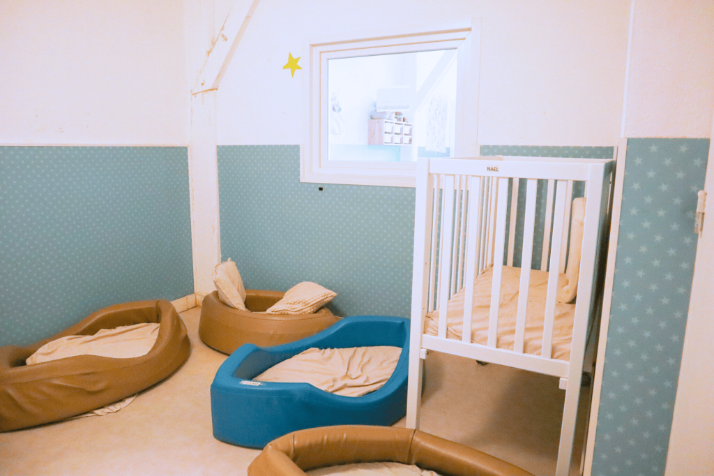 Chambre des bébés dans la crèche Nursea Sebastopol
