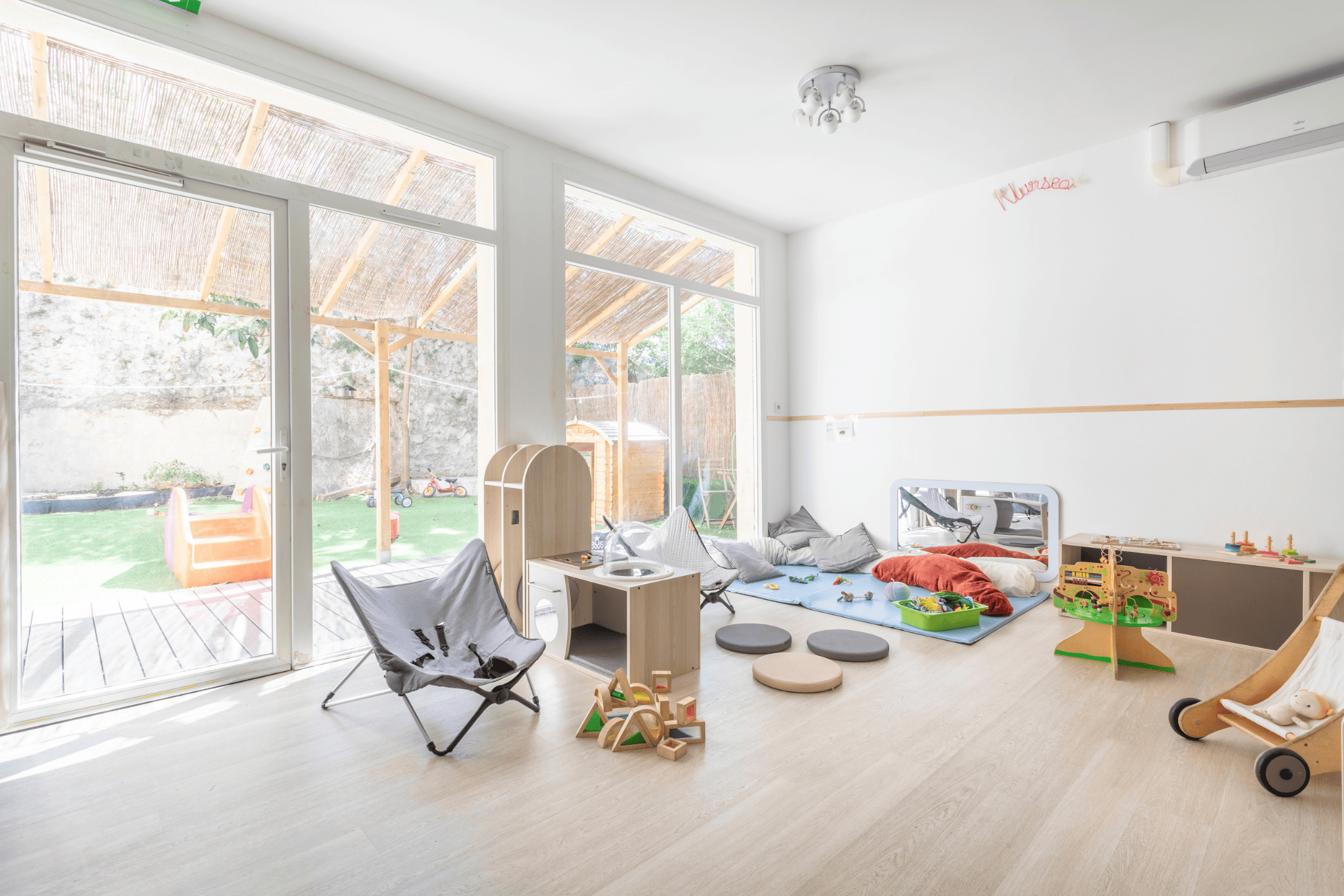 Vue sur le coin bébés de la crèche Nursea Blancarde