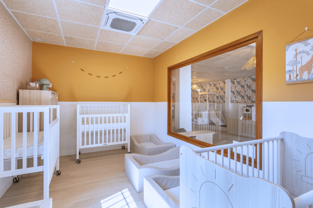 Chambre des bébés de la crèche Nursea Buzine