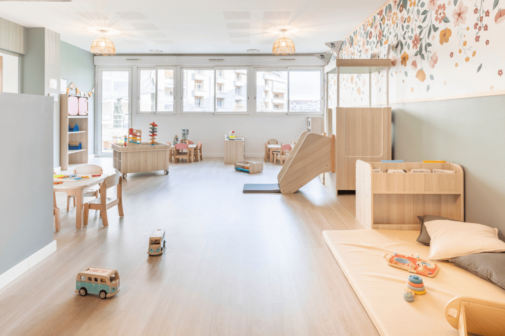 Vue de l'intérieur de la crèche Nursea Cantini depuis l'entrée