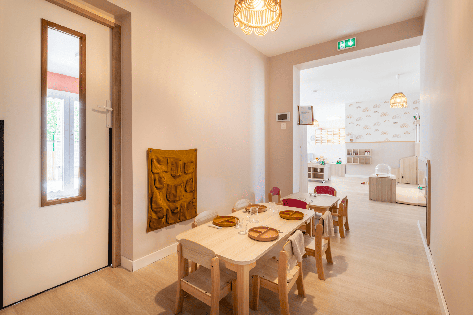 Espace de repas dans la crèche Nursea Graveson Est