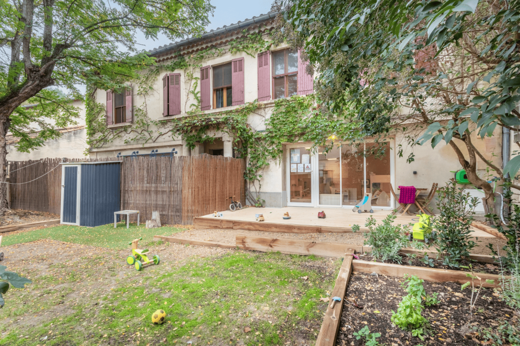 Photo de la façade de la micro-crèche Nursea à Barbentane