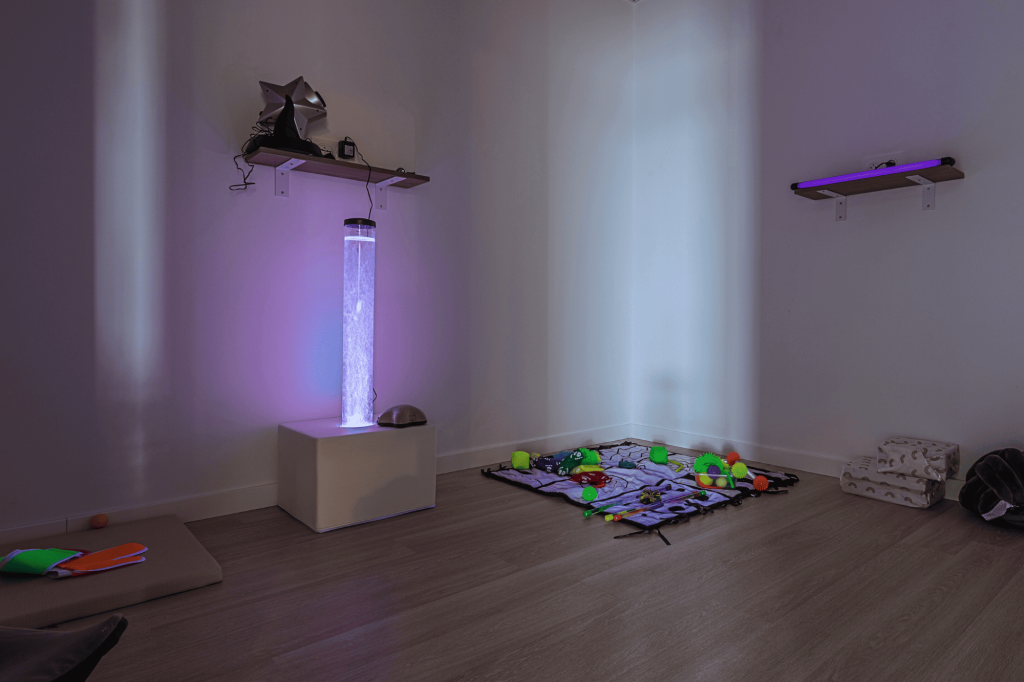 La crèche Nursea Camoins dispose d'un espace dédié à l'exploration sensorielle (snoezelen)