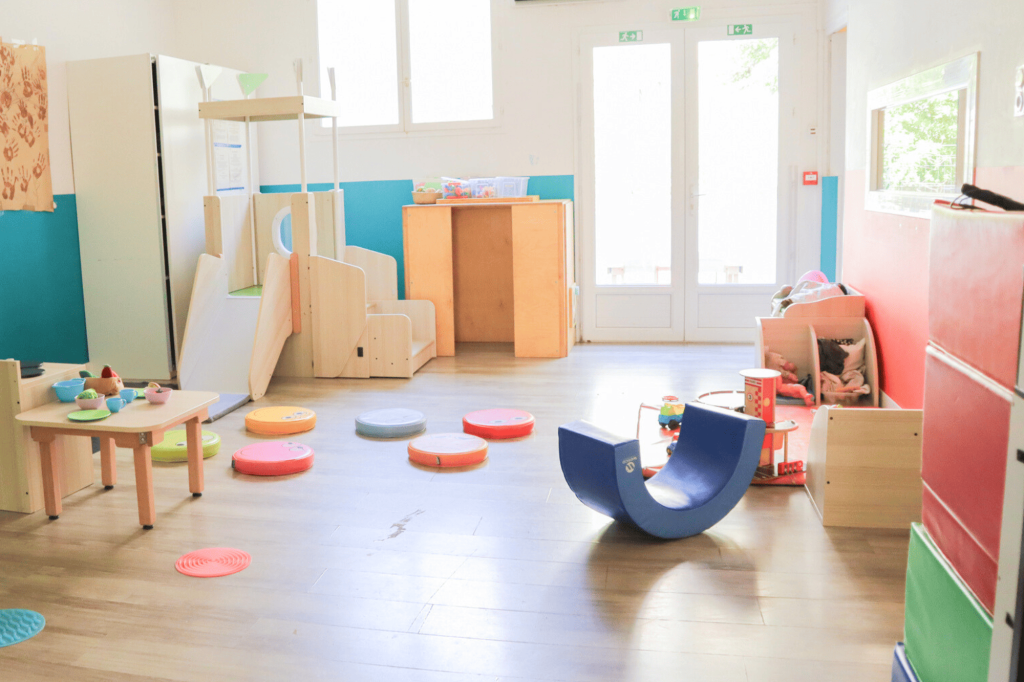 Vue depuis l'intérieur de la crèche Nursea Sebastopol