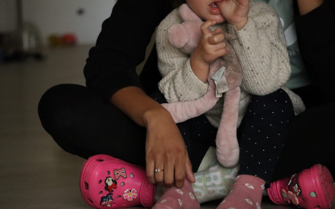 Maladies hiver crèche : Prévention, symptômes et éviction